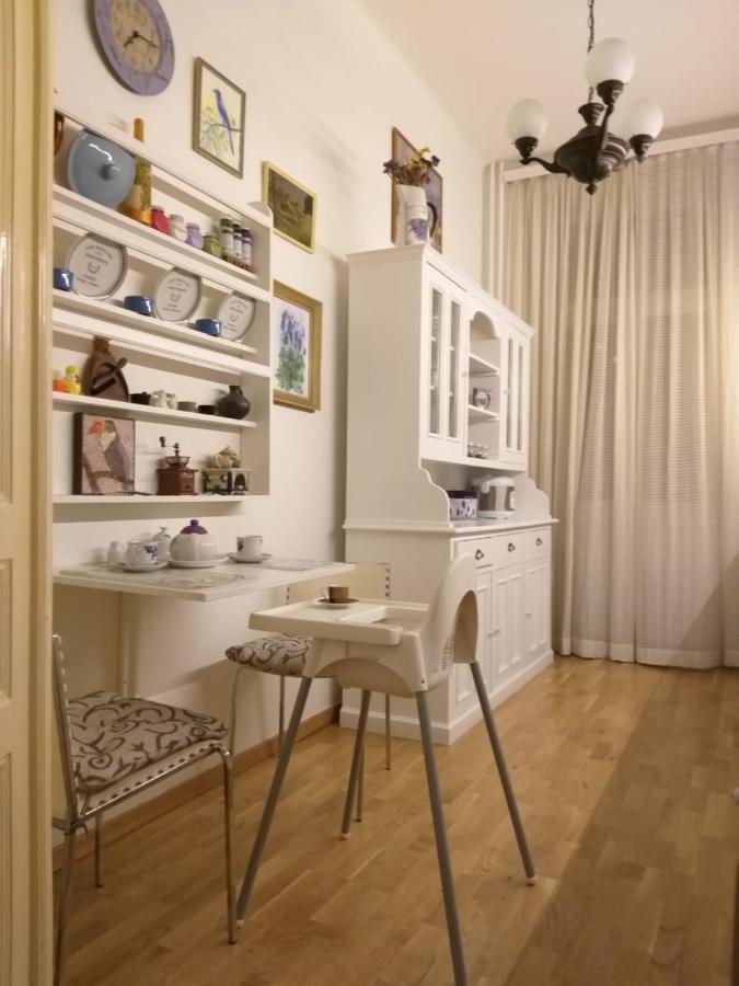 Retro Big Apartment With Two Balconies And Lift Karlsbad Exteriör bild