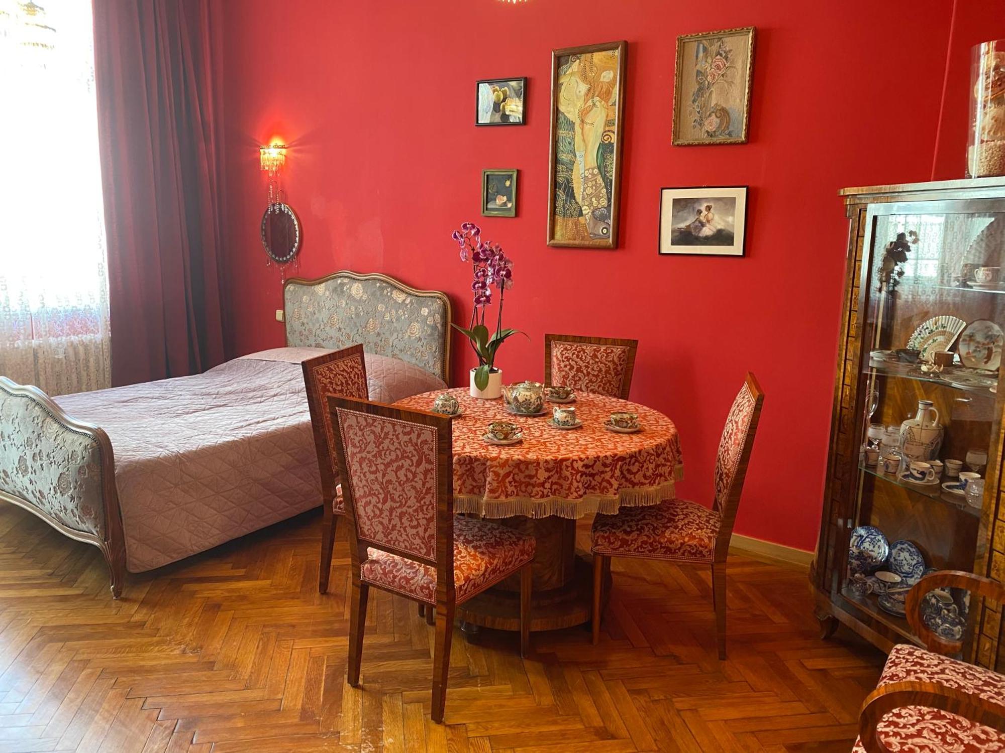 Retro Big Apartment With Two Balconies And Lift Karlsbad Exteriör bild