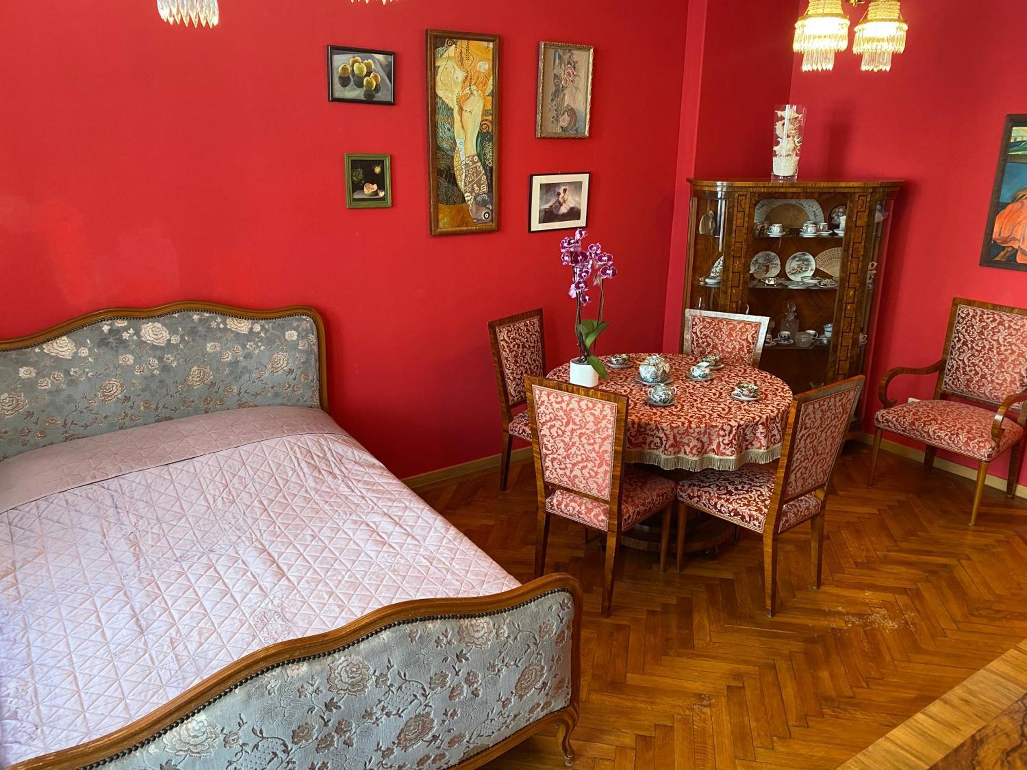 Retro Big Apartment With Two Balconies And Lift Karlsbad Exteriör bild
