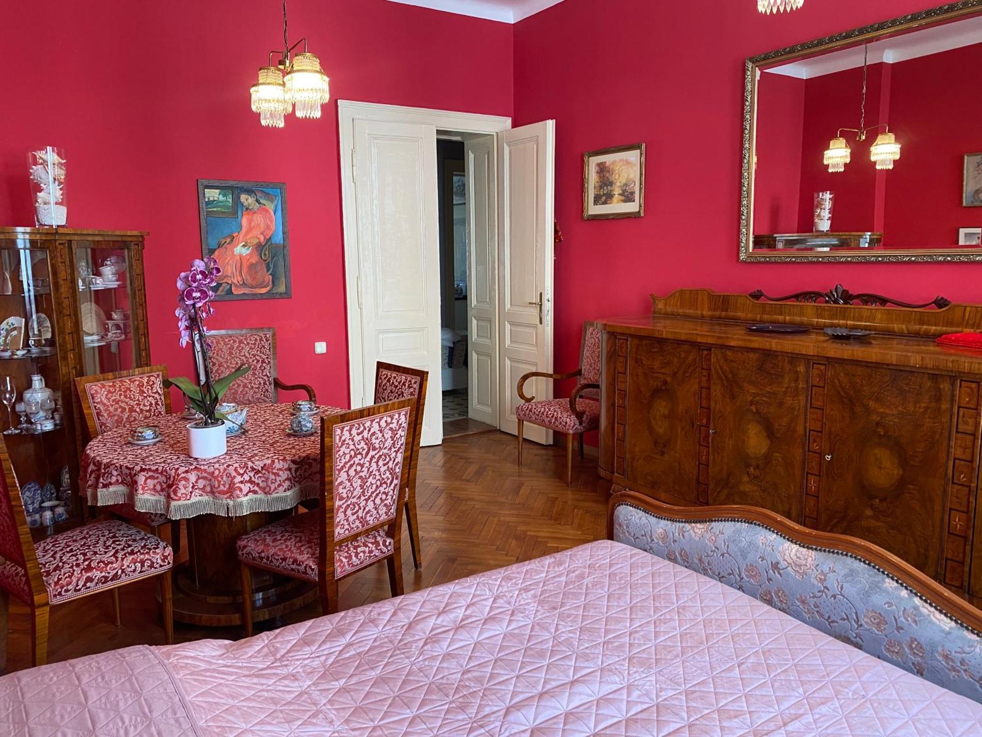 Retro Big Apartment With Two Balconies And Lift Karlsbad Exteriör bild